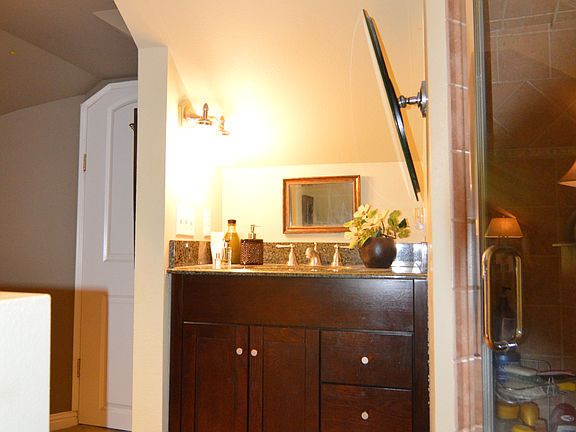 5th image of 430 Los Gatos Blvd