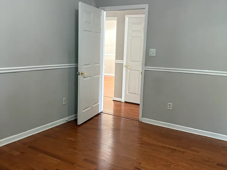 403 Saint Dunstans Ct — Photo 19