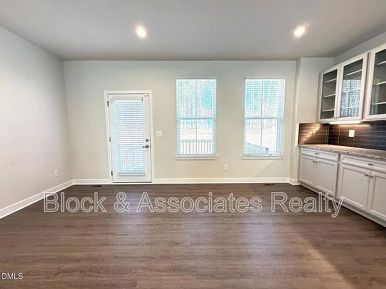 1362 Chowan Ave — Photo 6