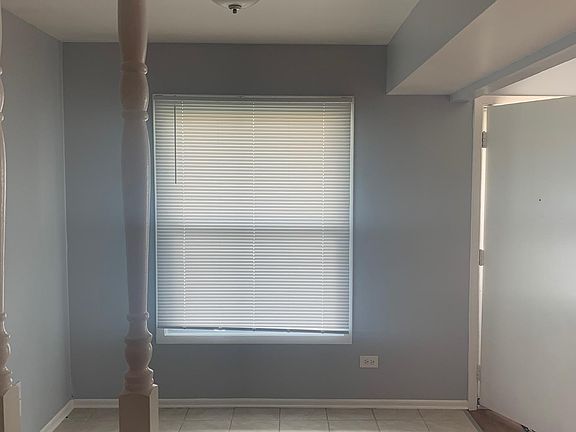 2nd image of 1775 Queensbury Cir #1775
