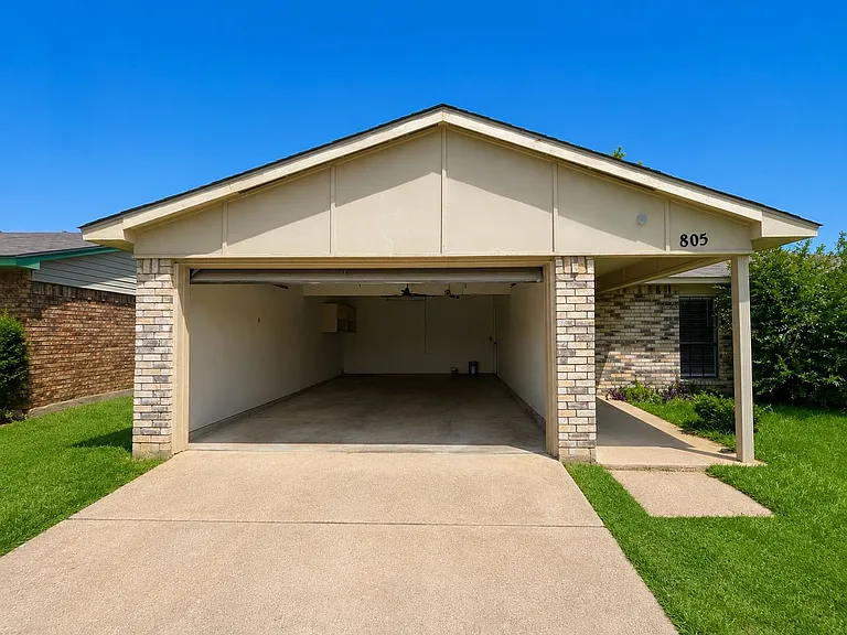 805 Circle Cove Dr — Photo 4