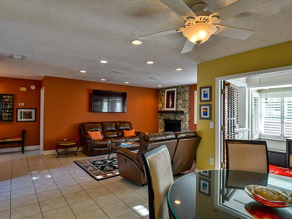5th image of 1310 Parkside Dr