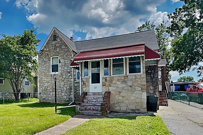 11 Seabright Ave