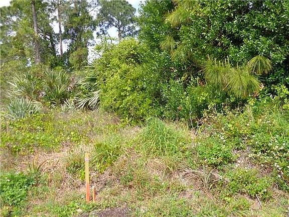 2nd image of 658 NE Helicon Ln