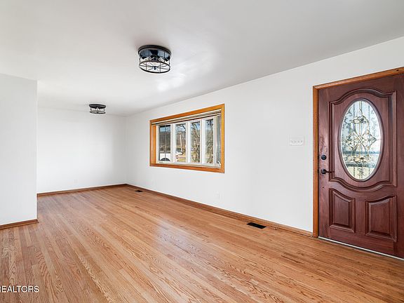 2nd image of 8816 Middlebrook Pike