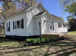 617 N Sunny Ln, Monmouth, IL 61462