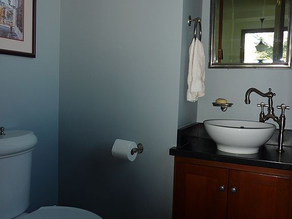 1/2 Bath