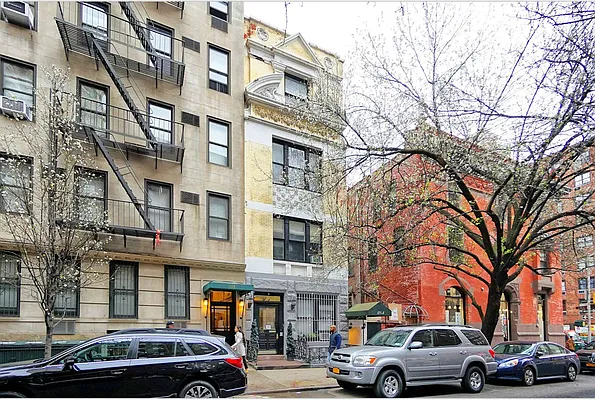 Rented by Dab Hold Corp | media 22