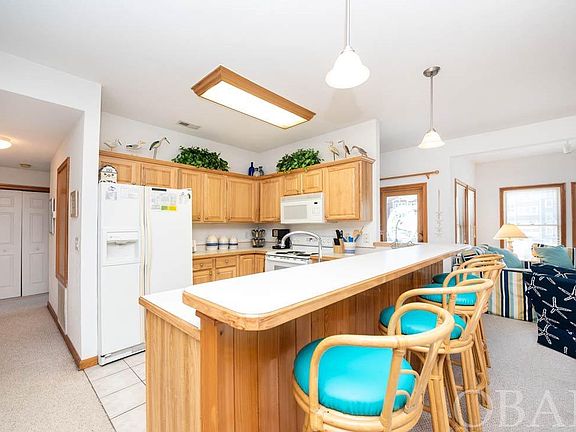 3rd image of 202 N Bay Club Dr Unit 202