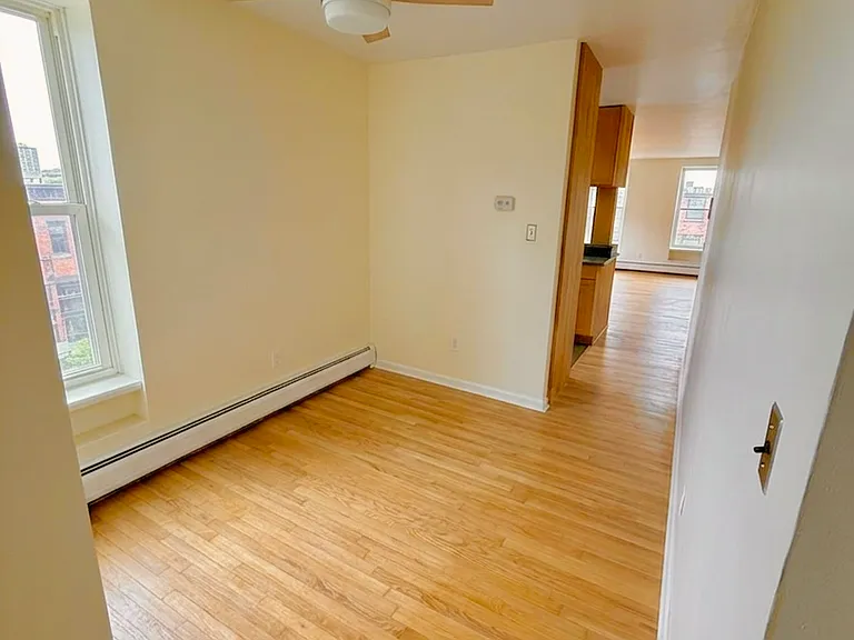 278 Monmouth St #3R — Photo 5