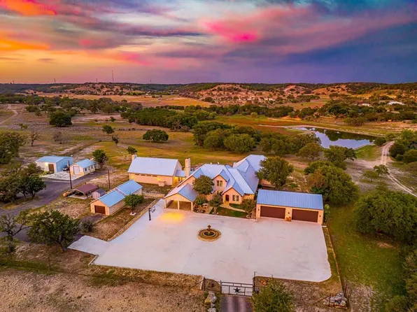 165 Williams Trl, Kerrville, TX 78028