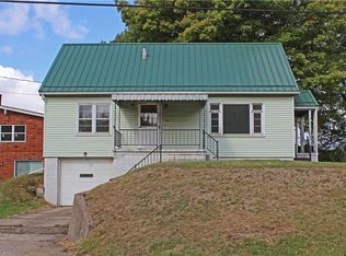 216 Greenbrier Rd, Weirton, WV 26062