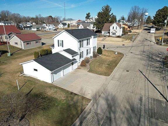 3rd image of 135 East Birch Street