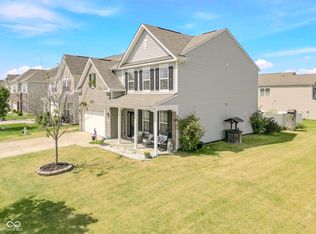 2146 Creek Bank Dr, Columbus, IN 47201