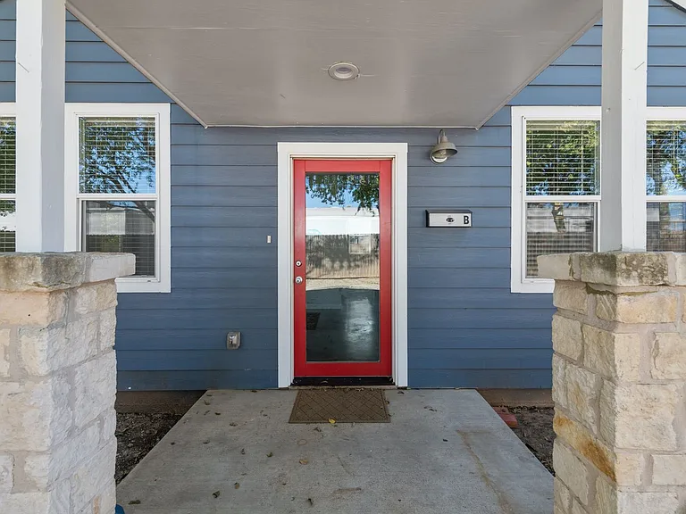 4415 Clawson Rd — Photo 9