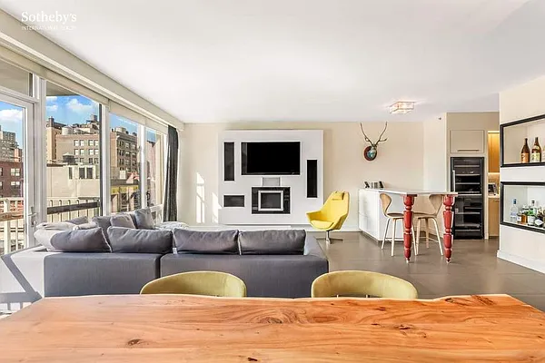 Rented by Sotheby's International Realty | media 16