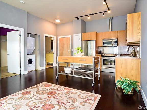 5th image of 530 Broadway E APT 322