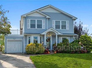 30 Fordham St, Valley Stream, NY 11581
