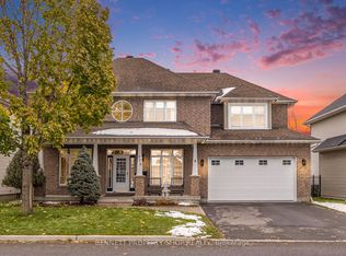 578 Devonwood Cir, Ottawa, ON K1T 4E6