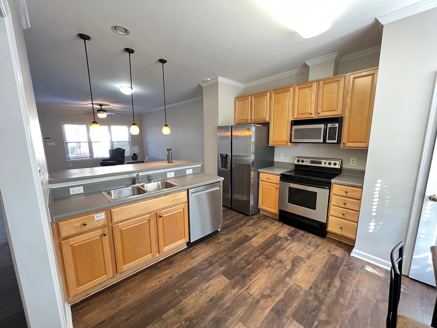 Room in 3 Bedroom Home at Governors Dr — Photo 1