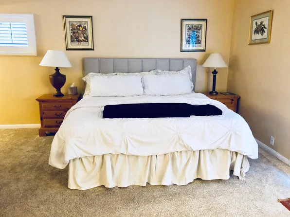 712 Old Pond Ln, Norwich, CT 06360