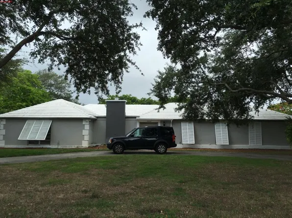 15240 SW 72nd Ave, Palmetto Bay, FL 33157
