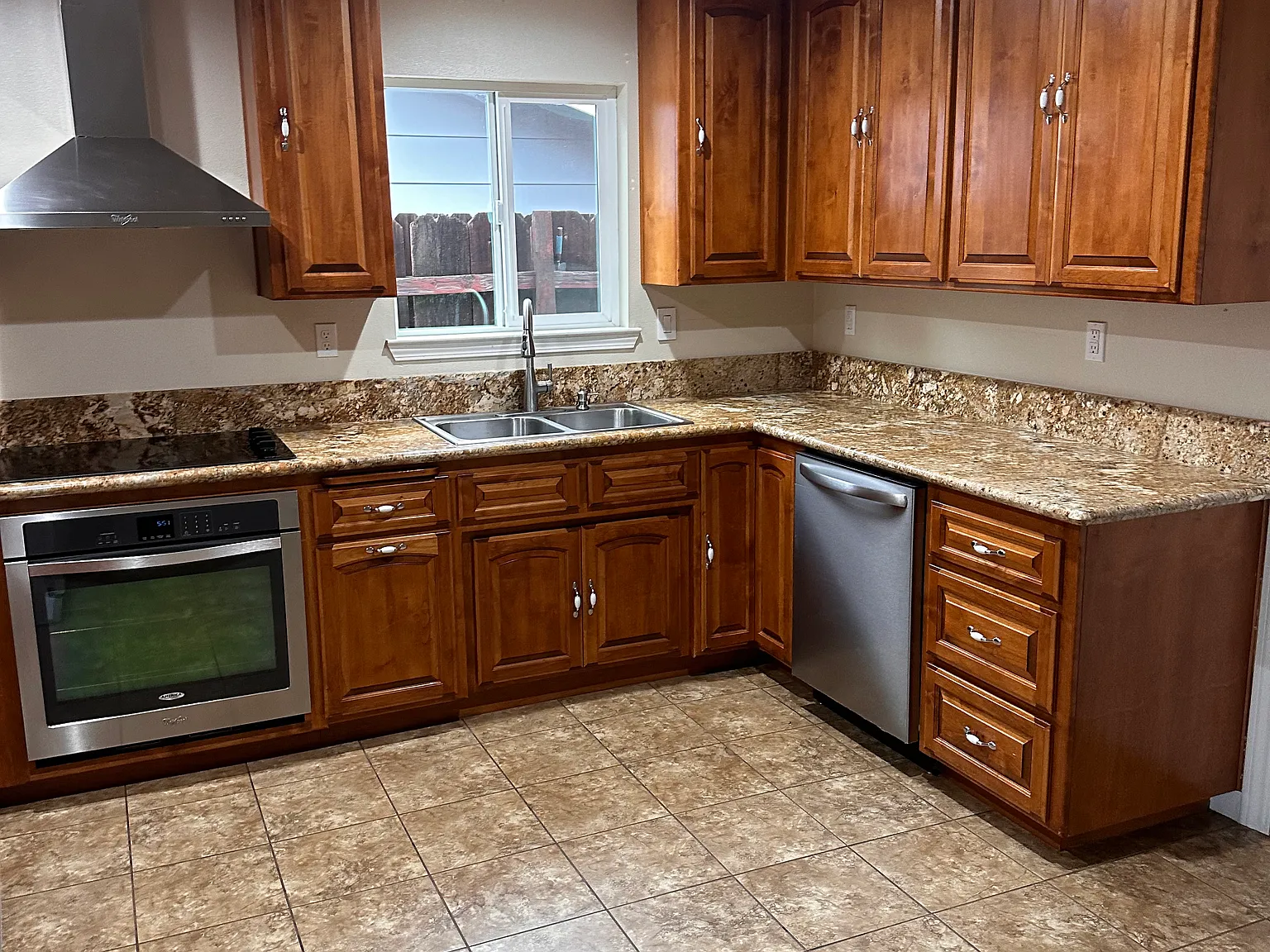 4 bed, 1684 sqft, $2,500 — Photo 4