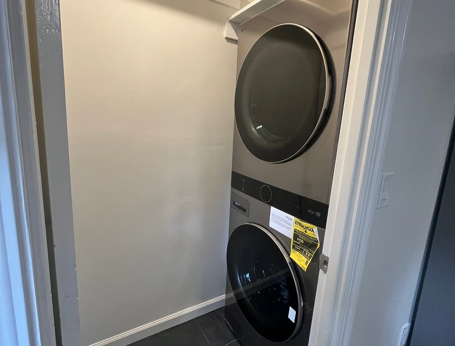 1 bed, 576 sqft, $3,000 — Photo 3