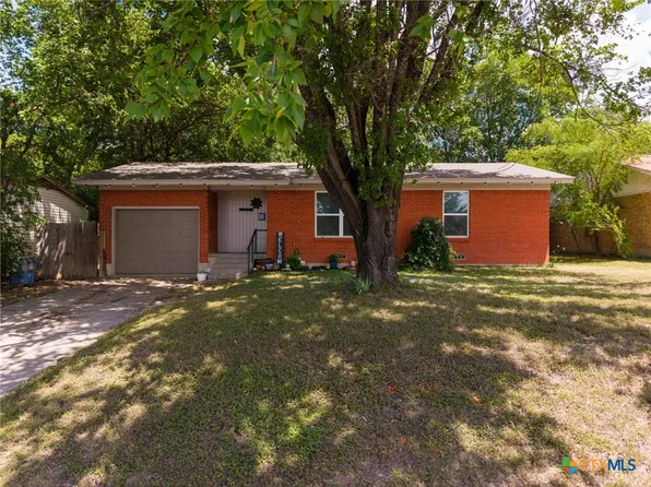 111 Cottonwood Dr, Gatesville, TX 76528