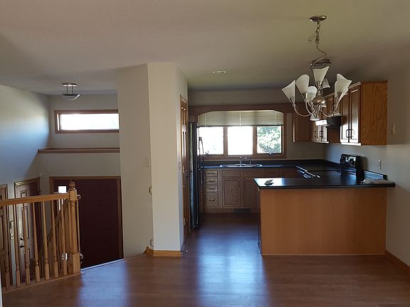Kitchen-entryway