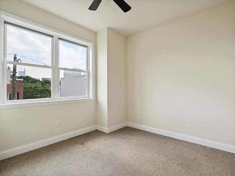 1521 Seybert St #B — Photo 15