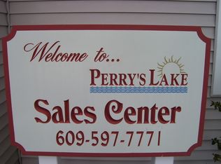 4 Highlands Rd, Manahawkin, NJ 08050