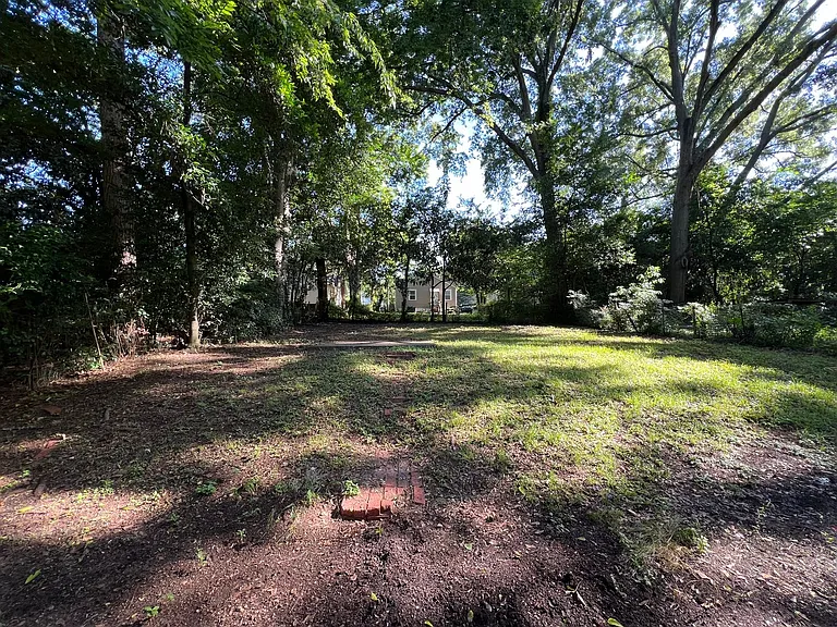 2521 Chestnut St — Photo 13