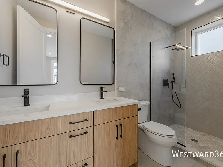 3555 N Neenah Ave #2N — Photo 13