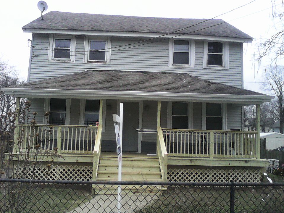 1st image of 78 Laurel Ave