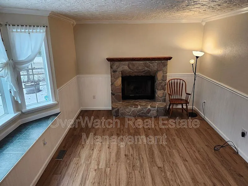 3 bed, 2.5 bath, 1290 sqft, $3,000 — Photo 2
