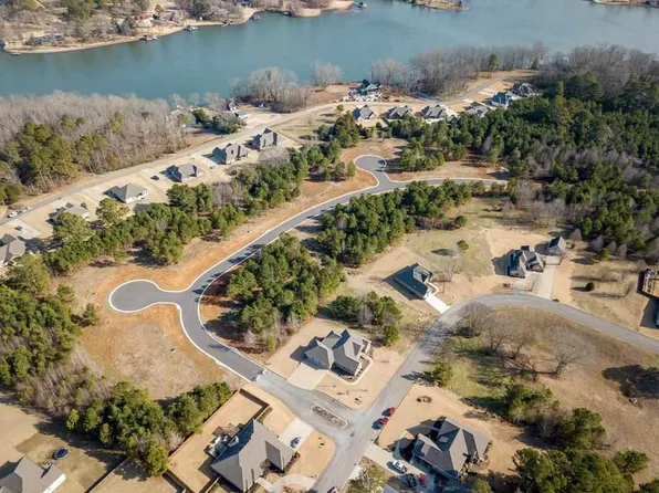 217 Richards Cir, Florence, AL 35634