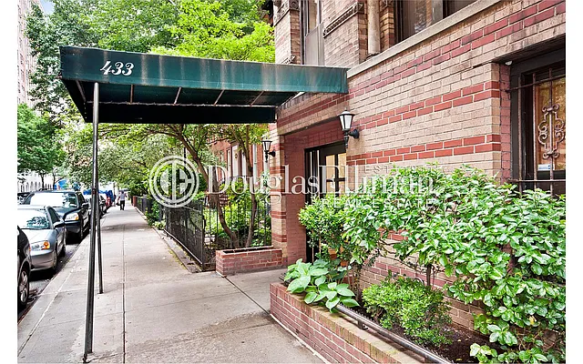 Rented by Douglas Elliman | media 18