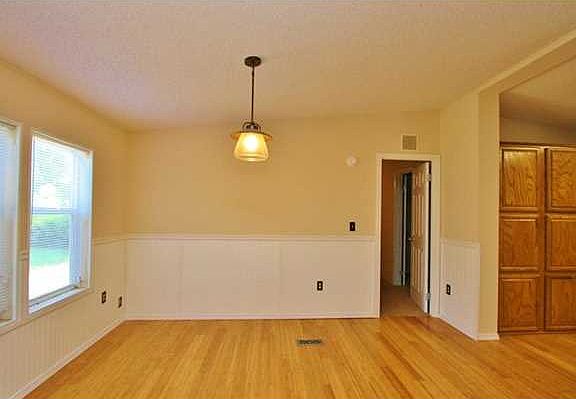 4th image of 3186 County Street 2630
