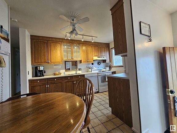 3rd image of 7104 94b Ave NW
