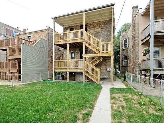 3rd image of 3328 W Belle Plaine Ave #2