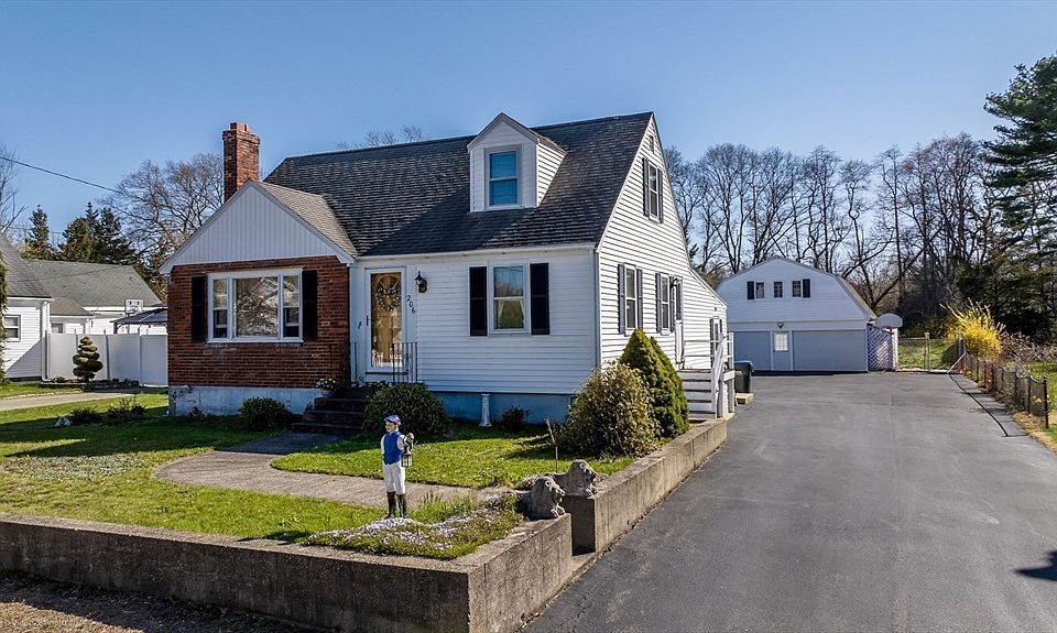 206 Pine St, Holbrook, MA 02343 Zillow