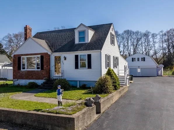 206 Pine St, Holbrook, MA 02343