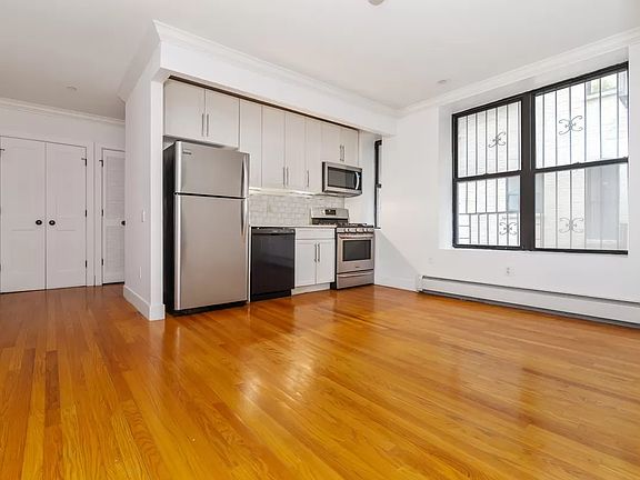 2nd image of 118 W 112th St APT 1C