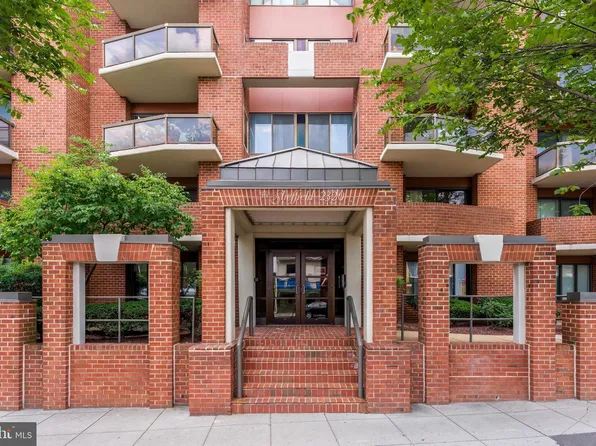 2320 Wisconsin Ave NW APT 303, Washington, DC 20007