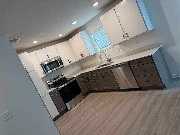 2nd image of 446 W Sanctuary Rd #214e4544b