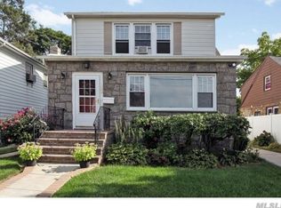 122K Maplewood Ave, Hempstead, NY 11550