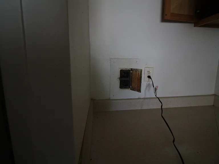 810 Nat Ct — Photo 17