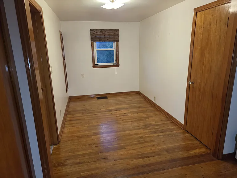 634 E 38th St #1 — Photo 15