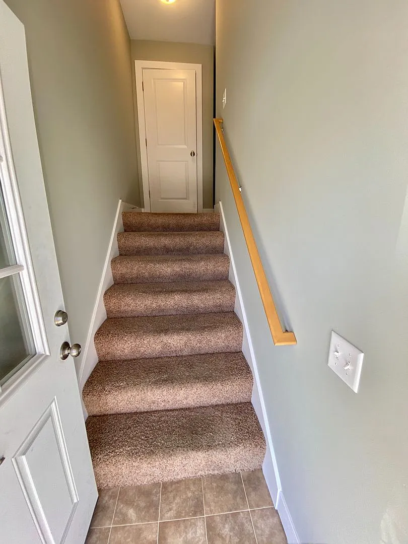 834 Grand Apt A-D — Photo 3